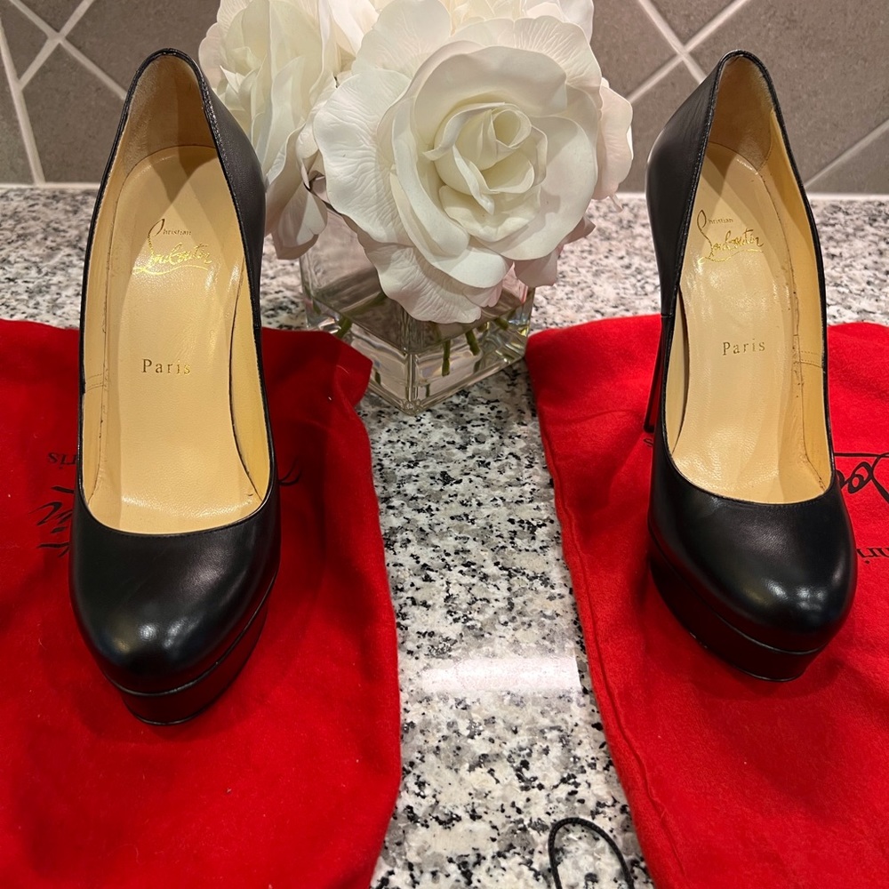 Christan Louboutins Bianca 140 in black leather